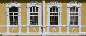 Иллюстрация местности к статье; снимок не показывает все упомянутые районы — File:Каракол, Гагарина 15, окна.jpg