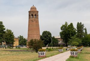 Uzgen Minaret and Mausoleums — site photograph
