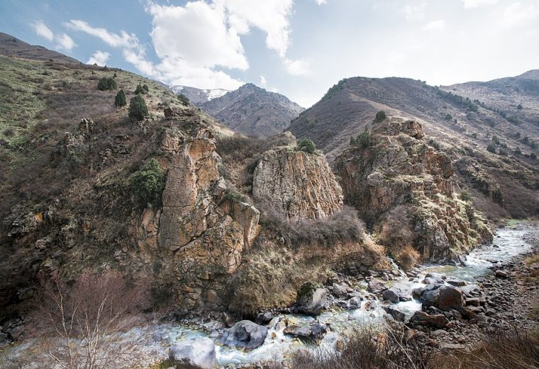 File:Alamedin gorge view 02.jpg