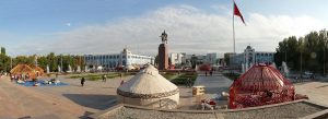 Regional illustration; not a verified photograph of this exact place — 2015-09-05-184602 - Bishkek - Ala-Too Platz.jpg