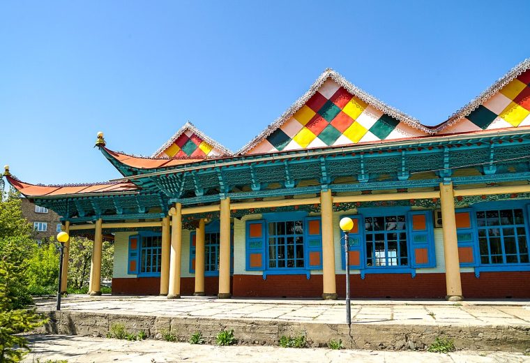 Dungan Mosque (48220870702).jpg