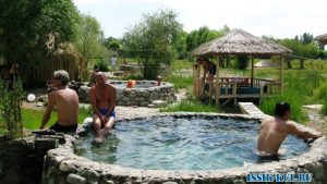 Thermal bathing pools in Chon-Oruktu